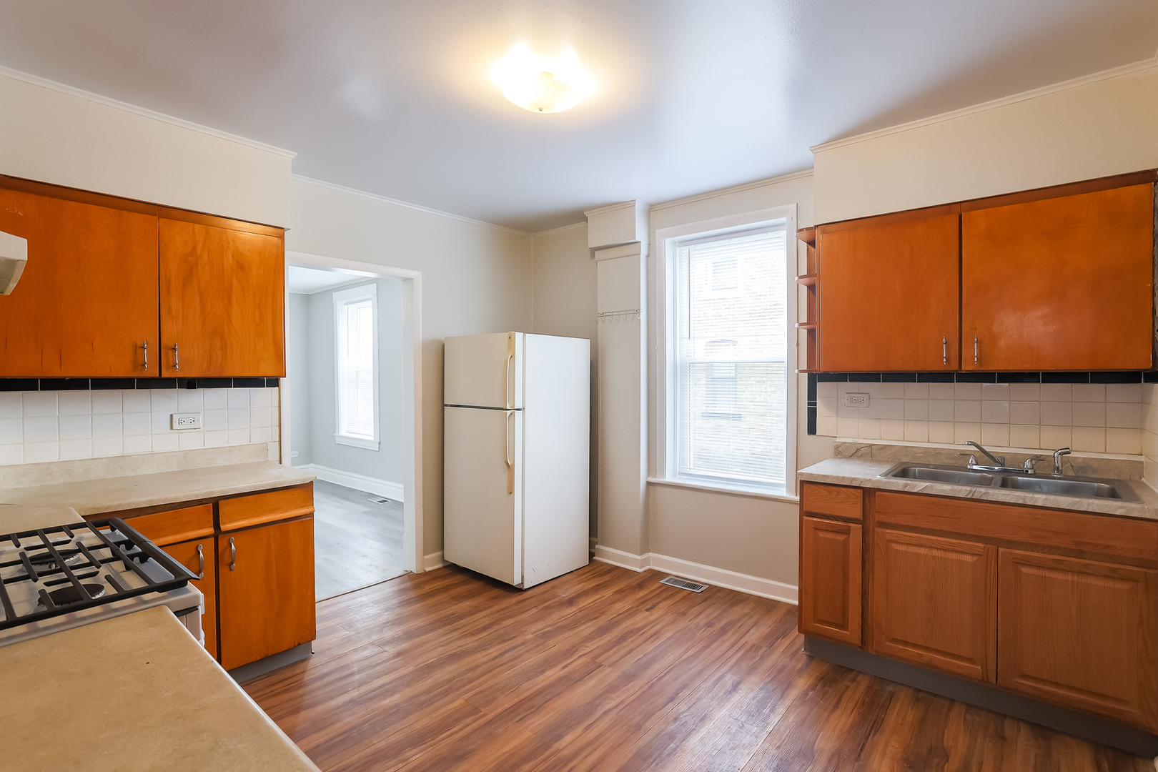 1240 Victoria Avenue