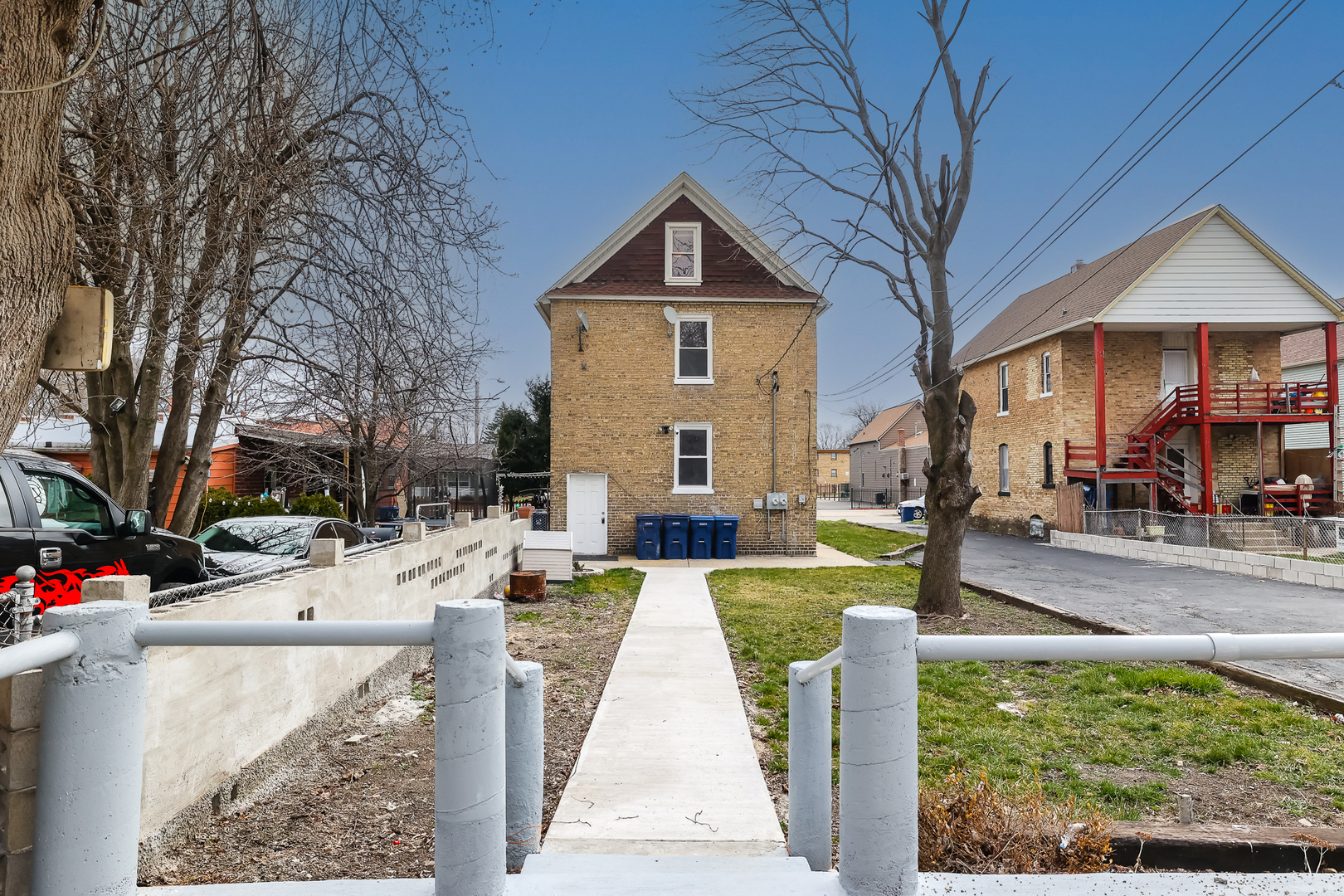 1240 Victoria Avenue