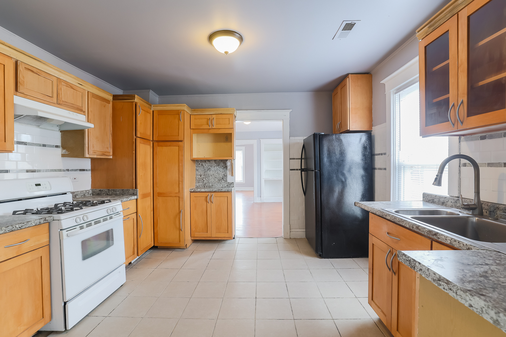 1240 Victoria Avenue