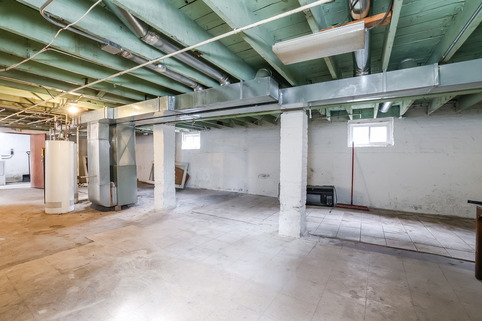 1240 Victoria Avenue