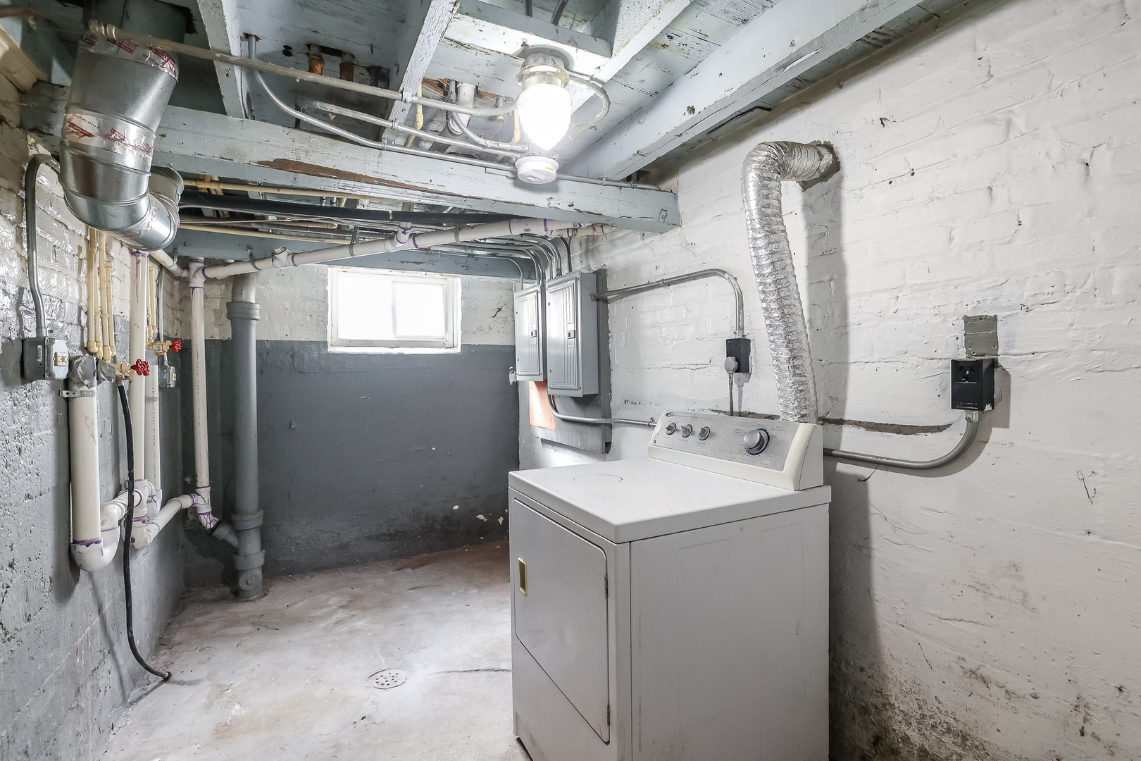 1240 Victoria Avenue