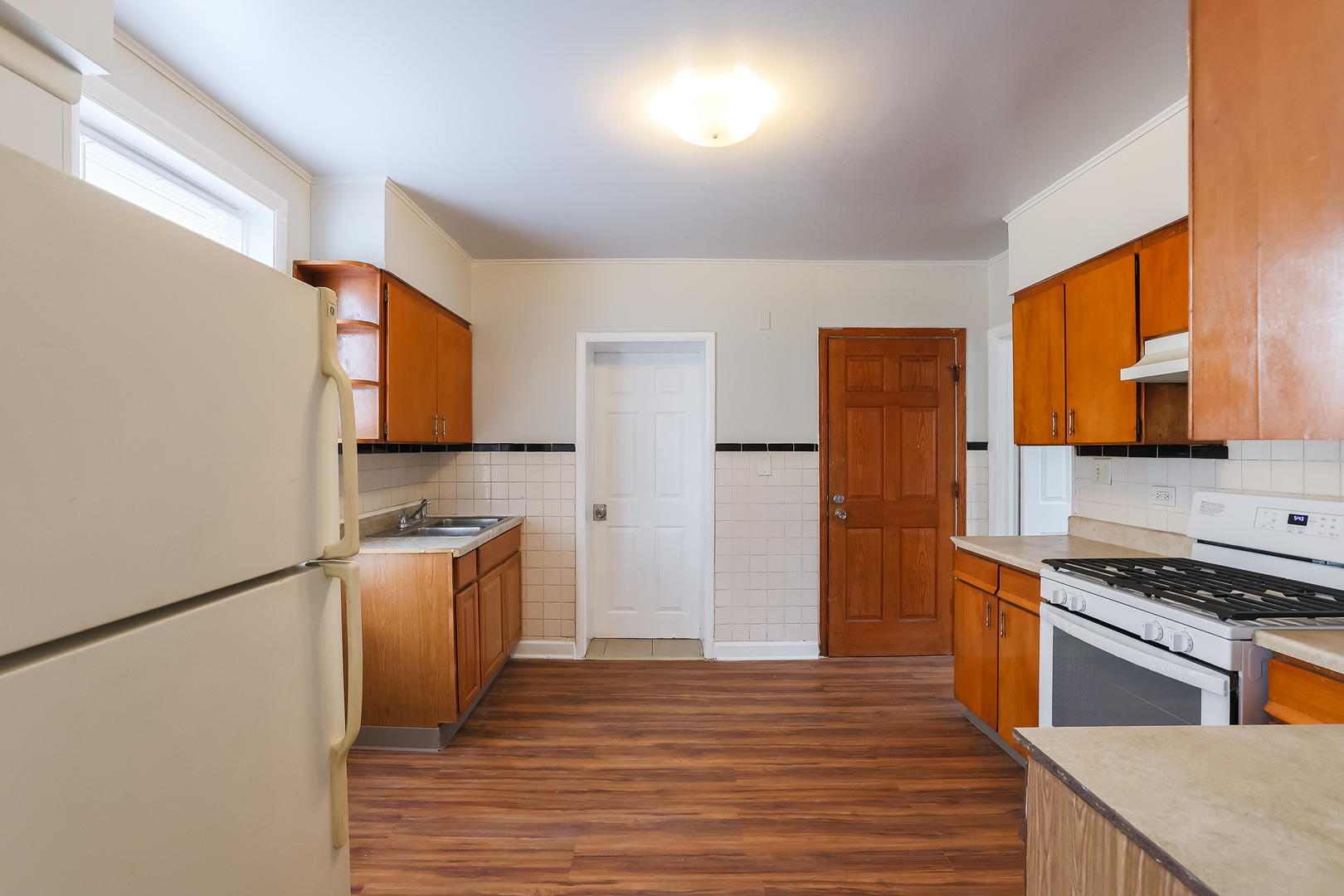 1240 Victoria Avenue