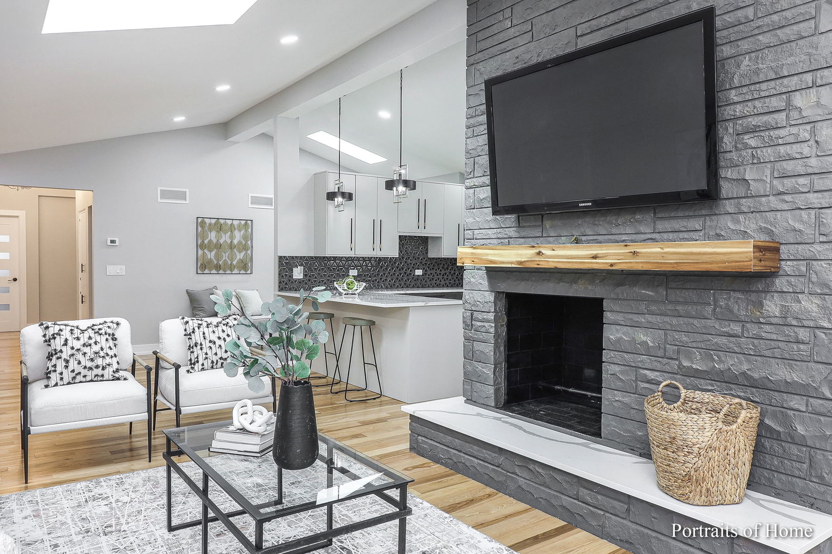 22W111 Hickory Court