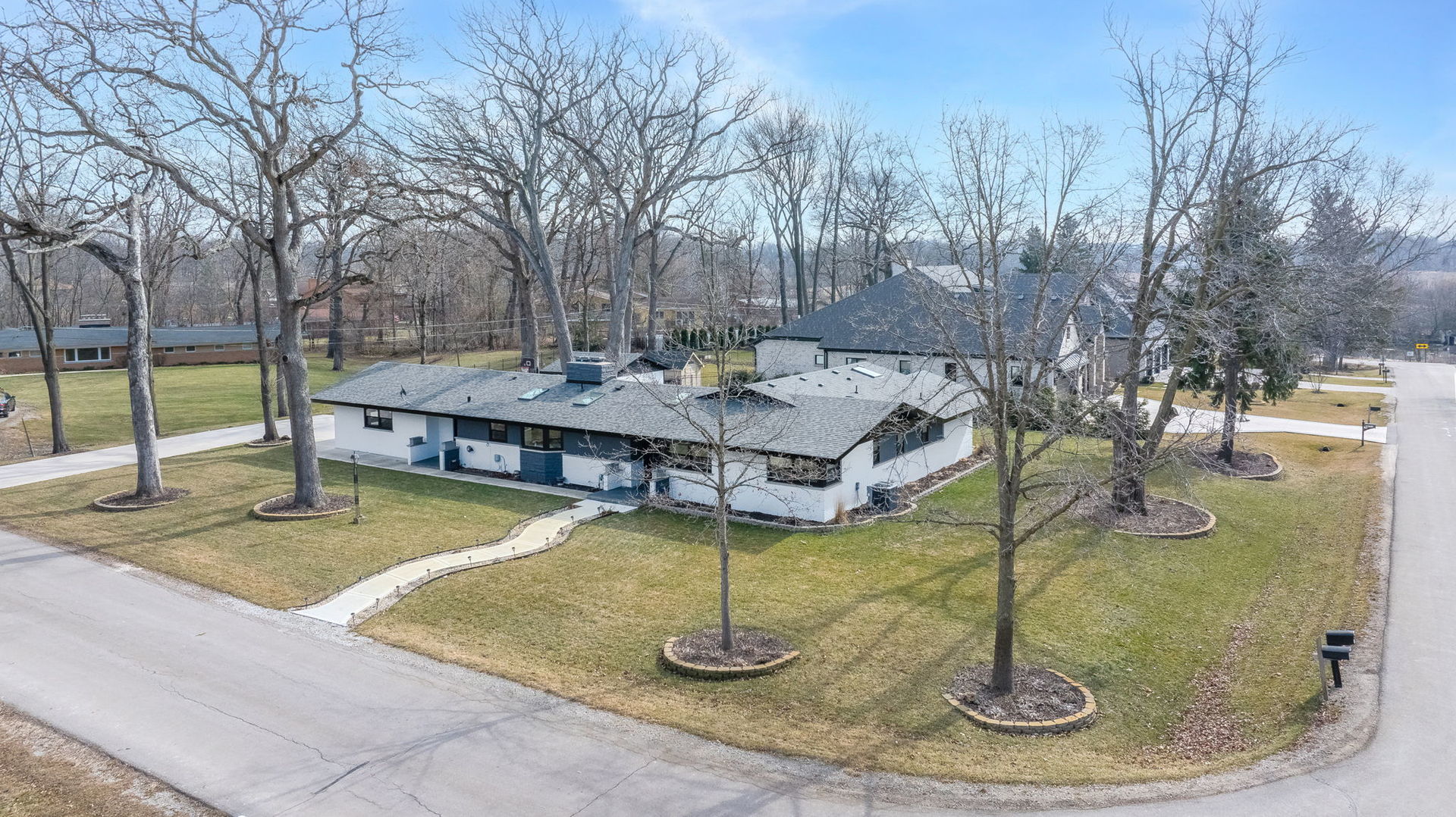 22W111 Hickory Court