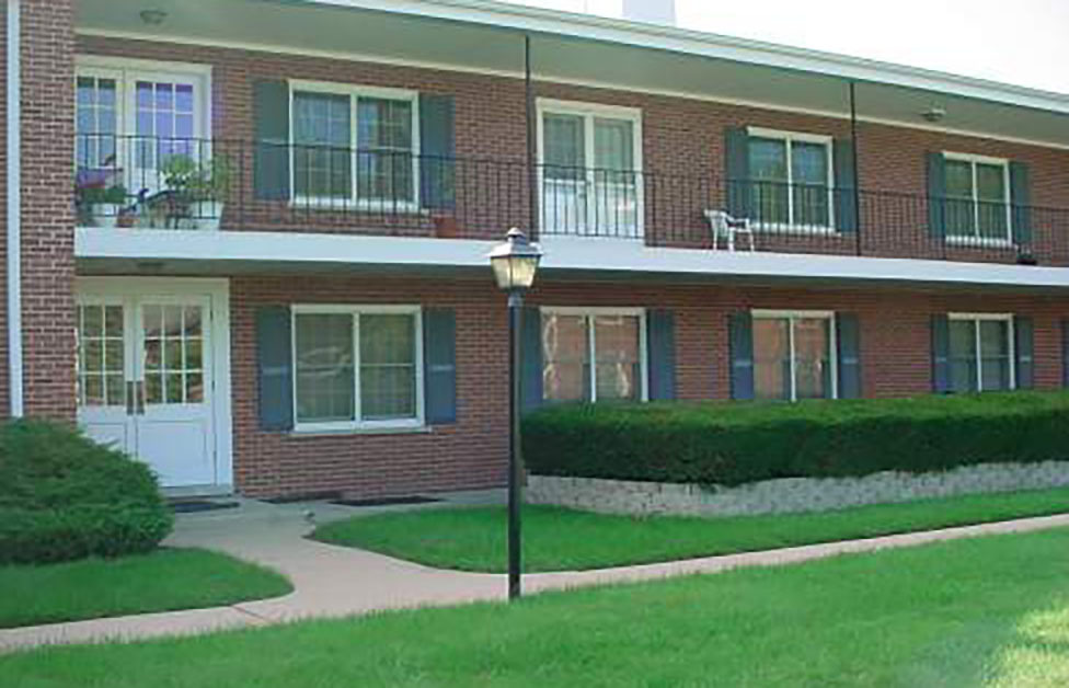 2820 Dundee Road Unit: 2B