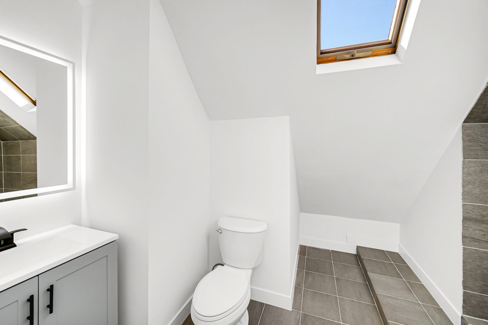 3645 N Albany Avenue