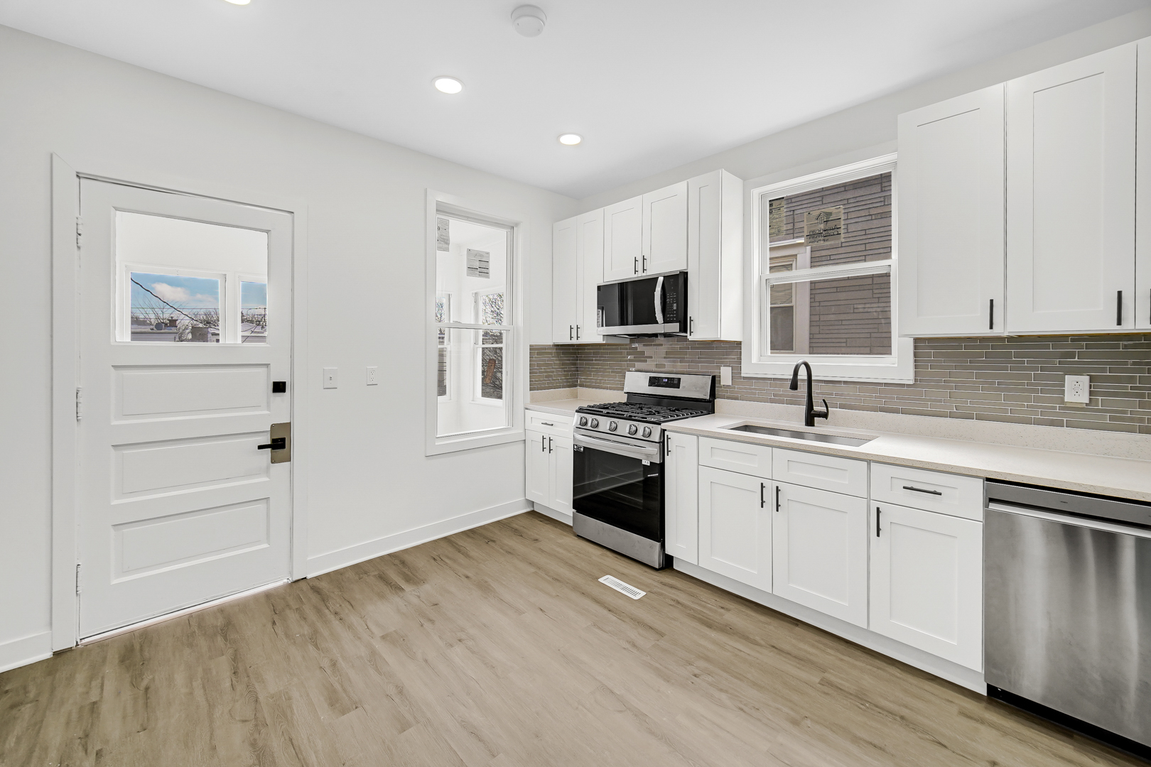 3645 N Albany Avenue