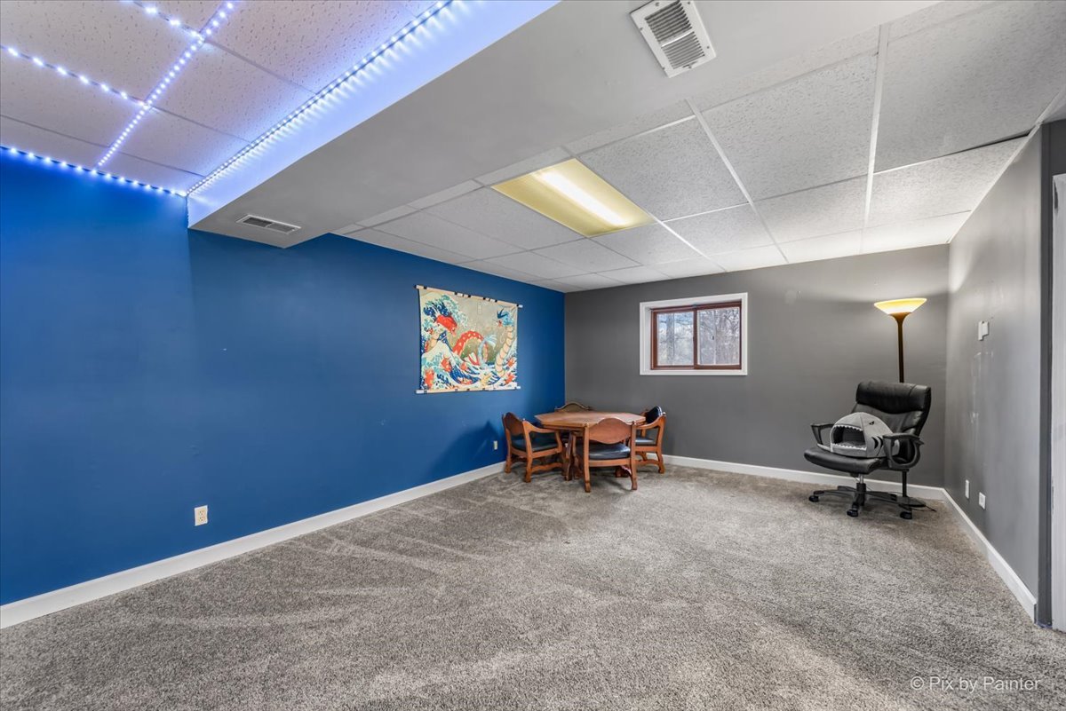 3006 E Hickory Drive