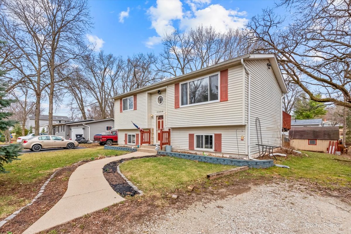 3006 E Hickory Drive