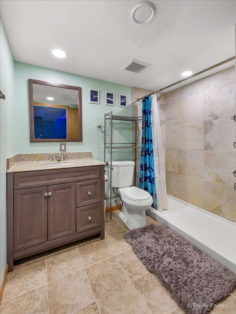 3006 E Hickory Drive