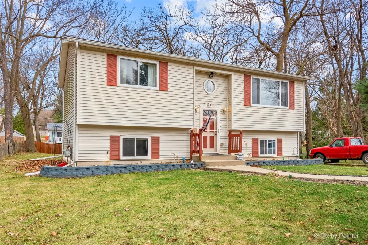 3006 E Hickory Drive