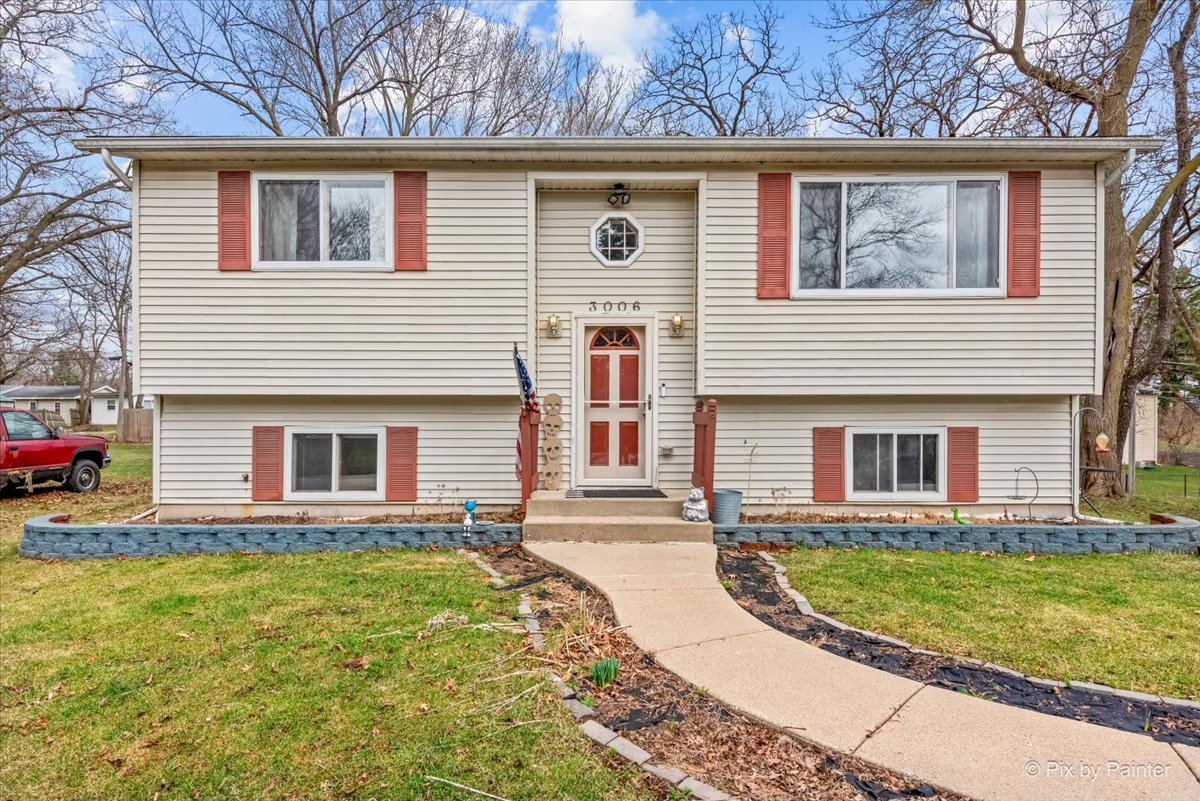 3006 E Hickory Drive