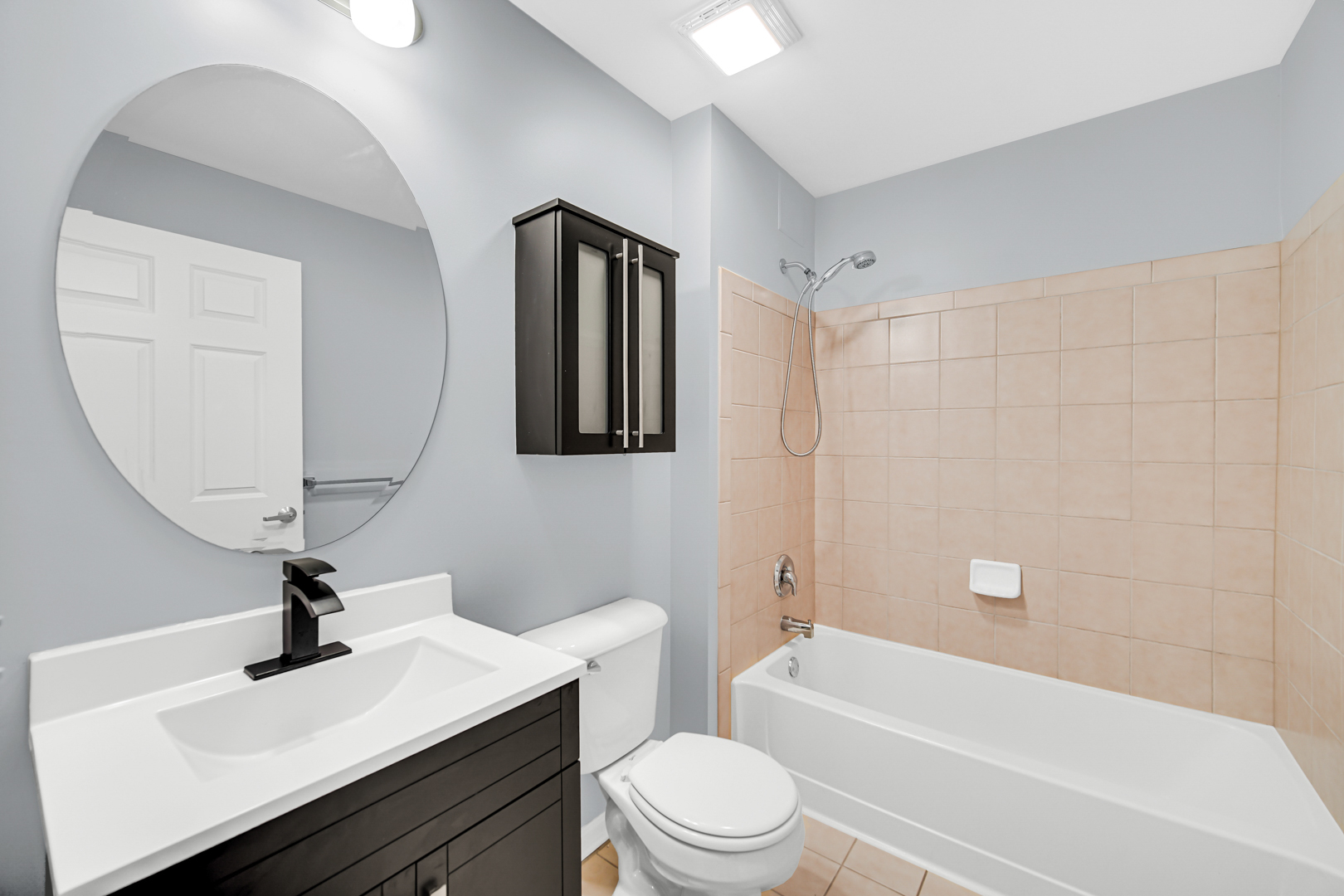 656 Pearson Street Unit: 212C