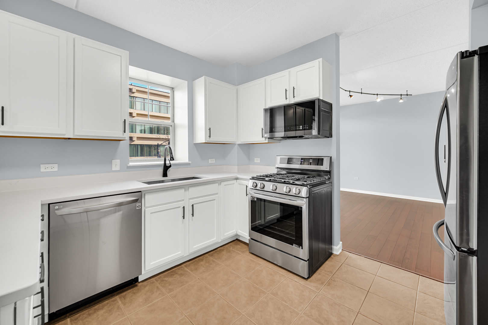 656 Pearson Street Unit: 212C