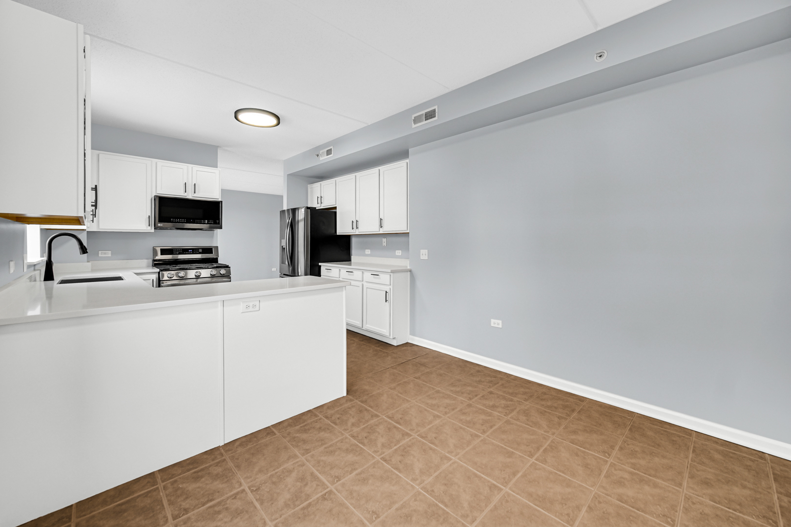 656 Pearson Street Unit: 212C