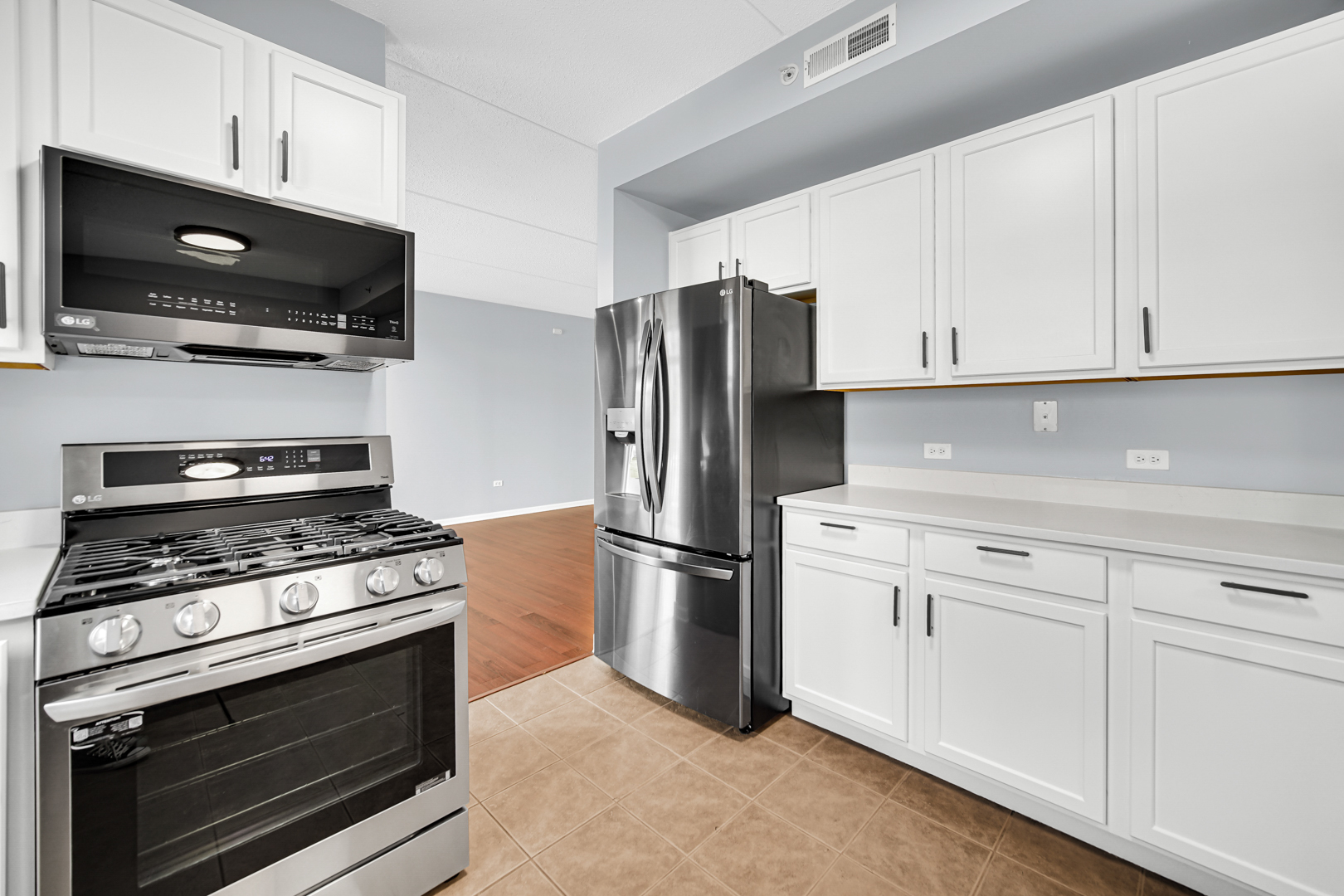 656 Pearson Street Unit: 212C