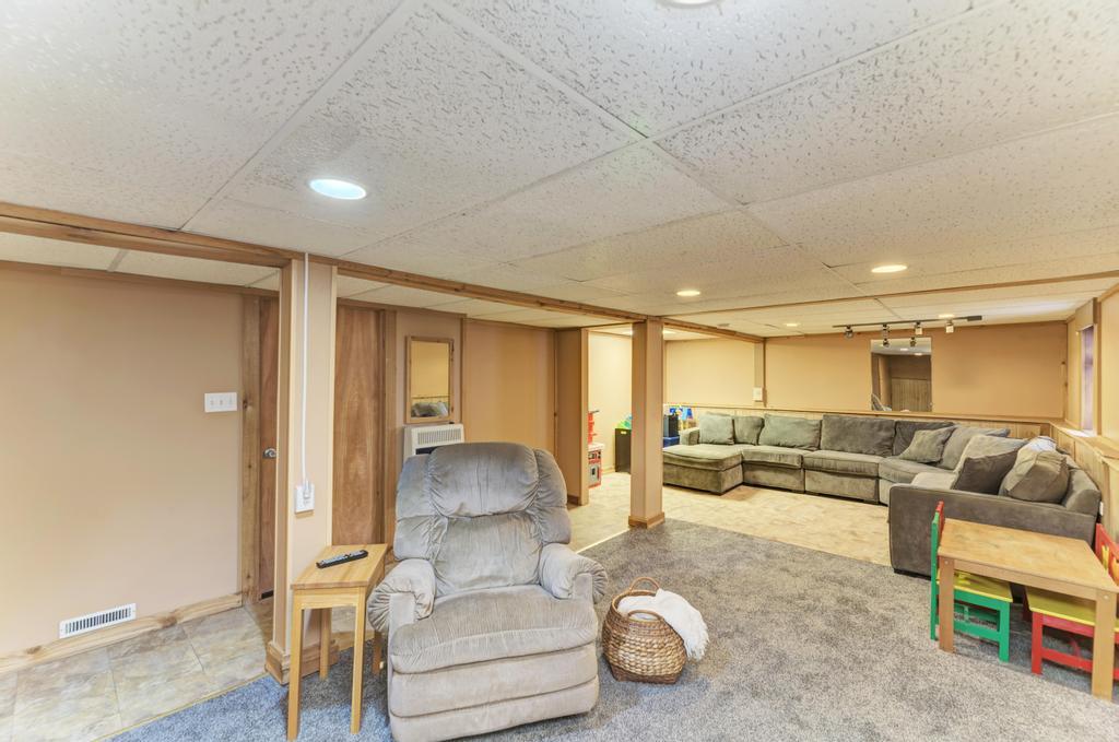 2231 N 72nd Court