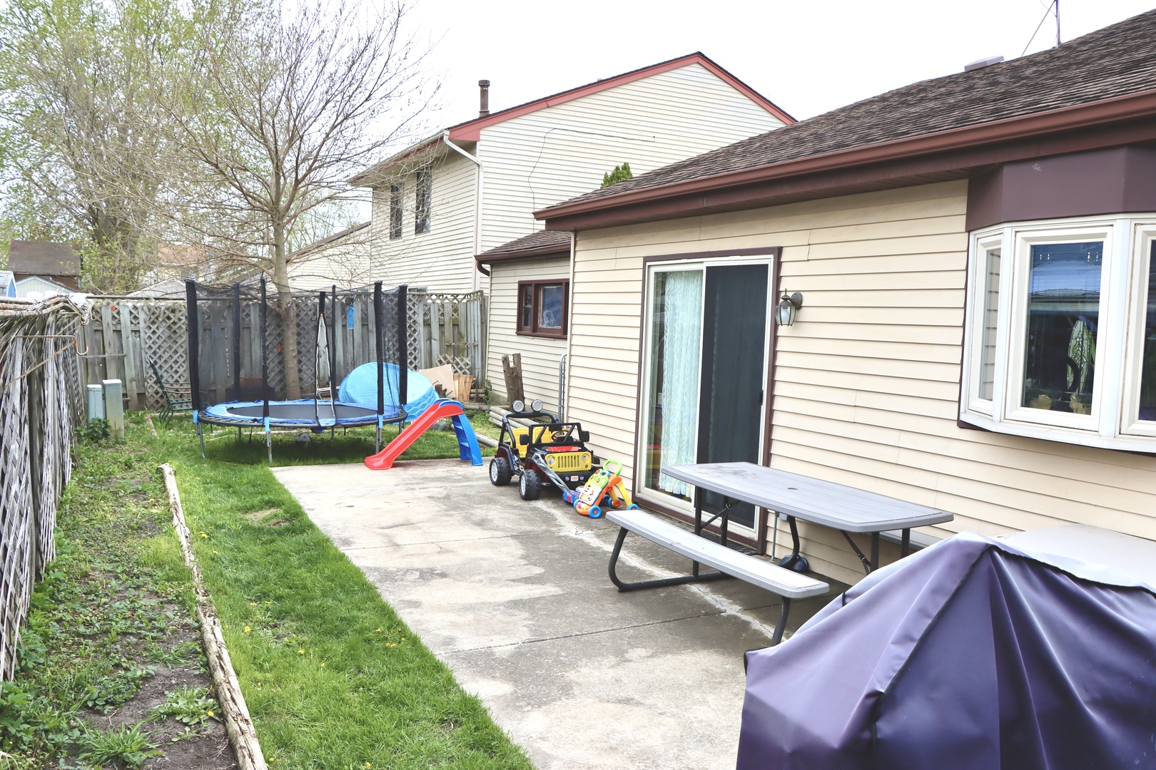 30W008 Danbury Drive