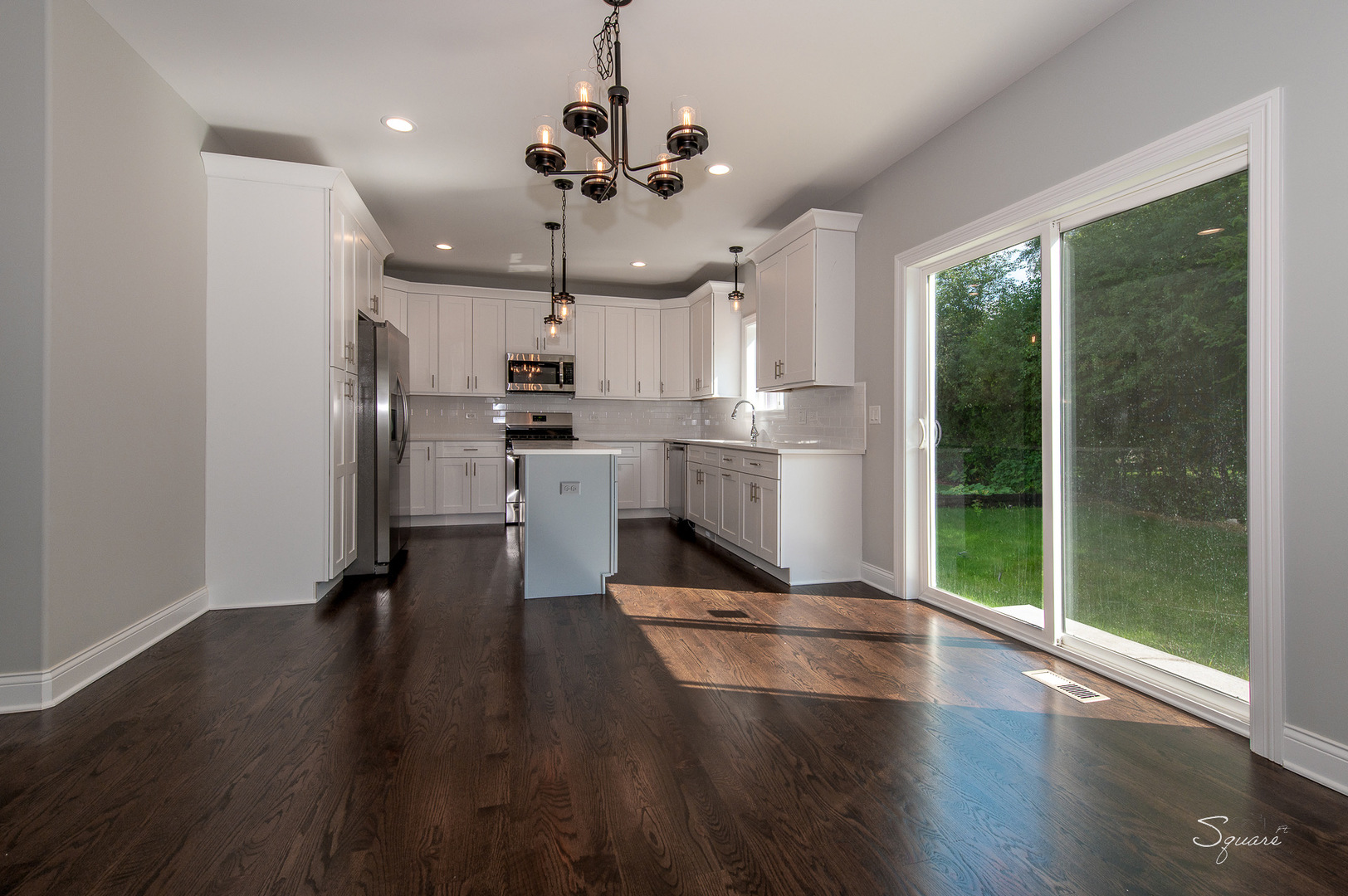 25W275 Doris Avenue