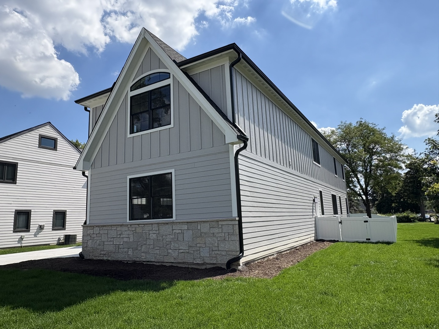223 N Bonnie Brae Avenue