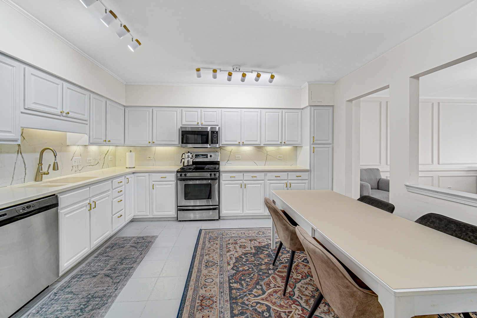 750 Pearson Street Unit: 302