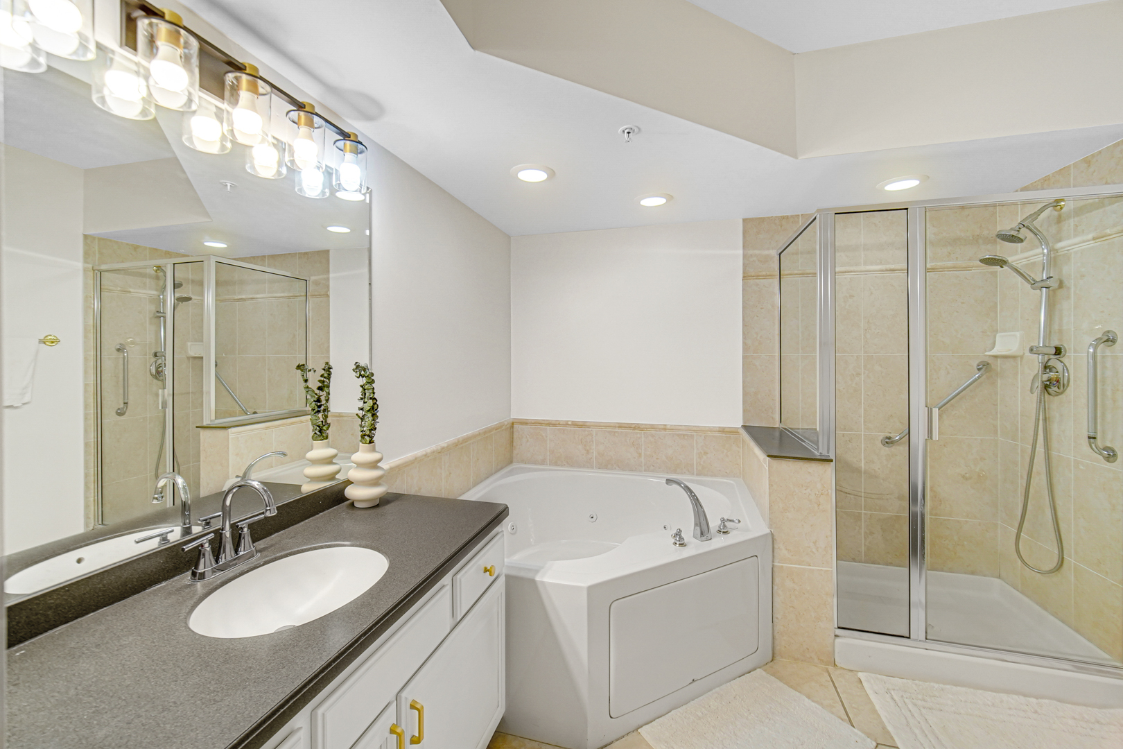 750 Pearson Street Unit: 302