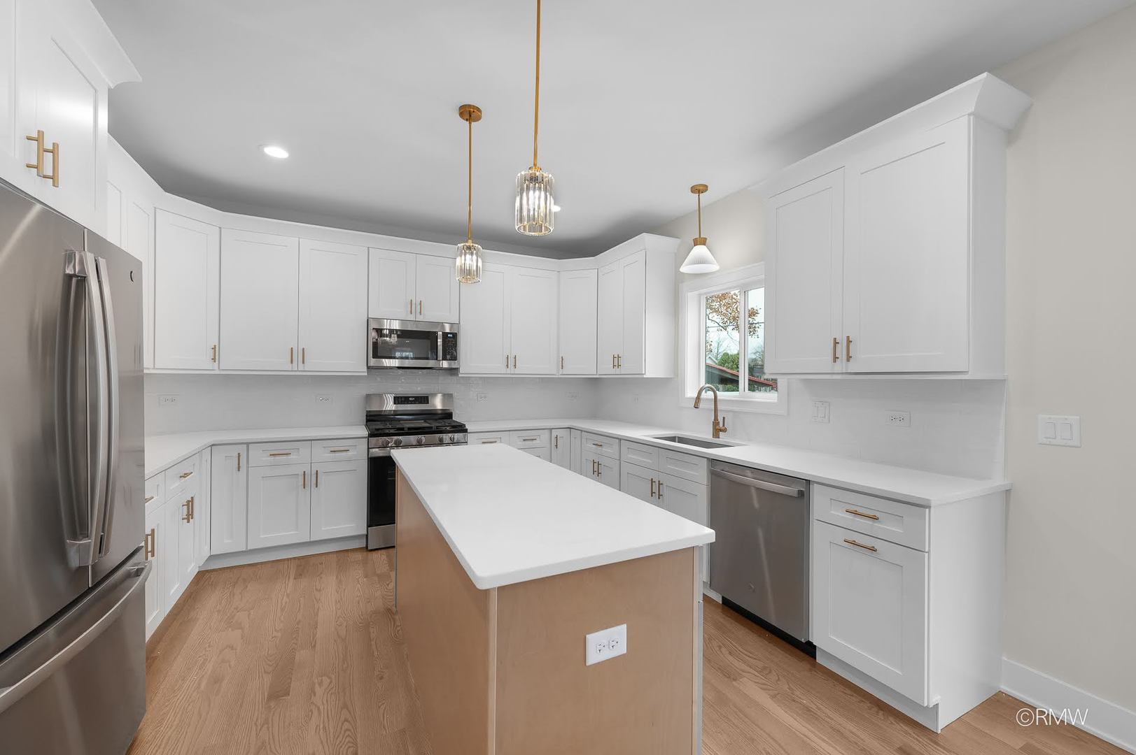 0N634 Knollwood Drive