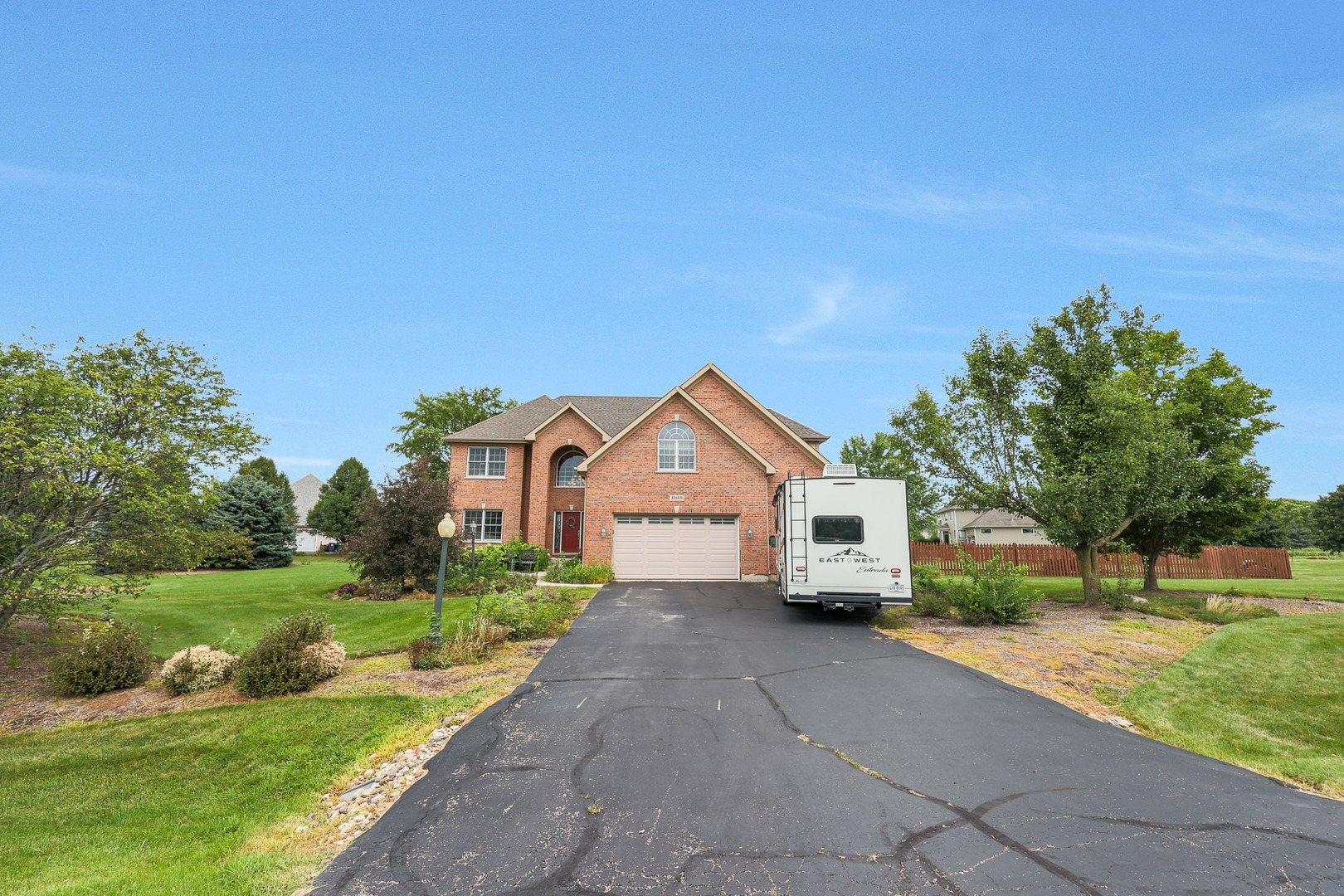 11809 Strawberry Lane