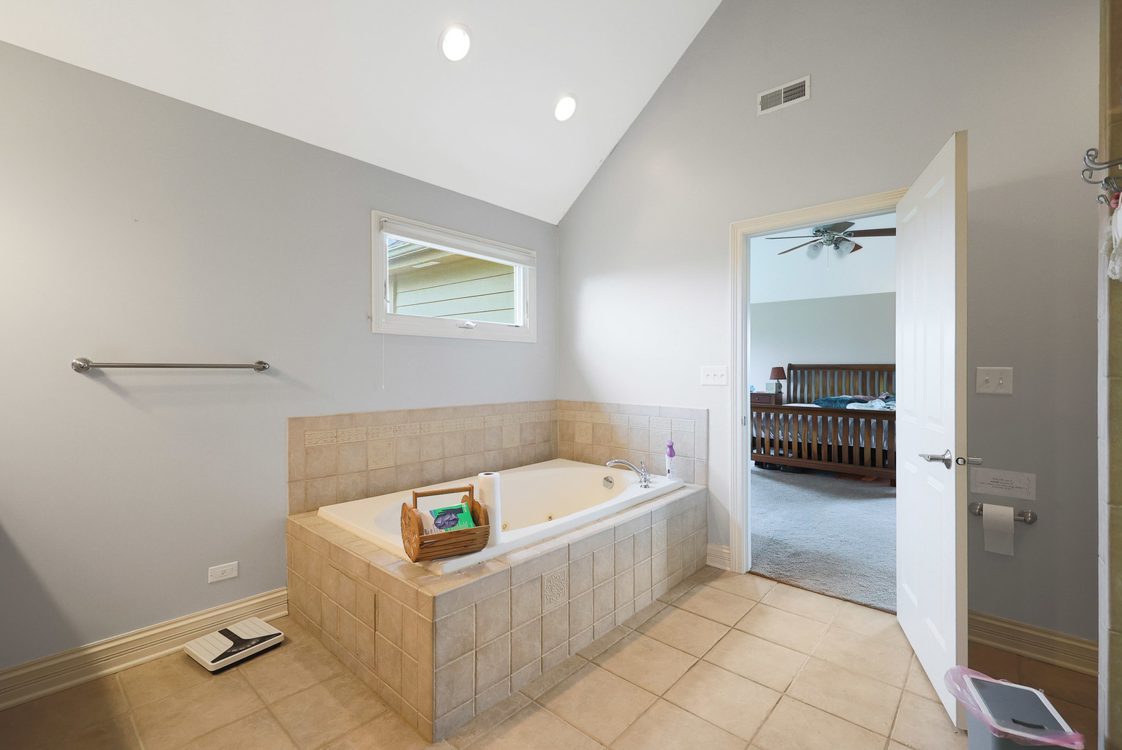 11809 Strawberry Lane
