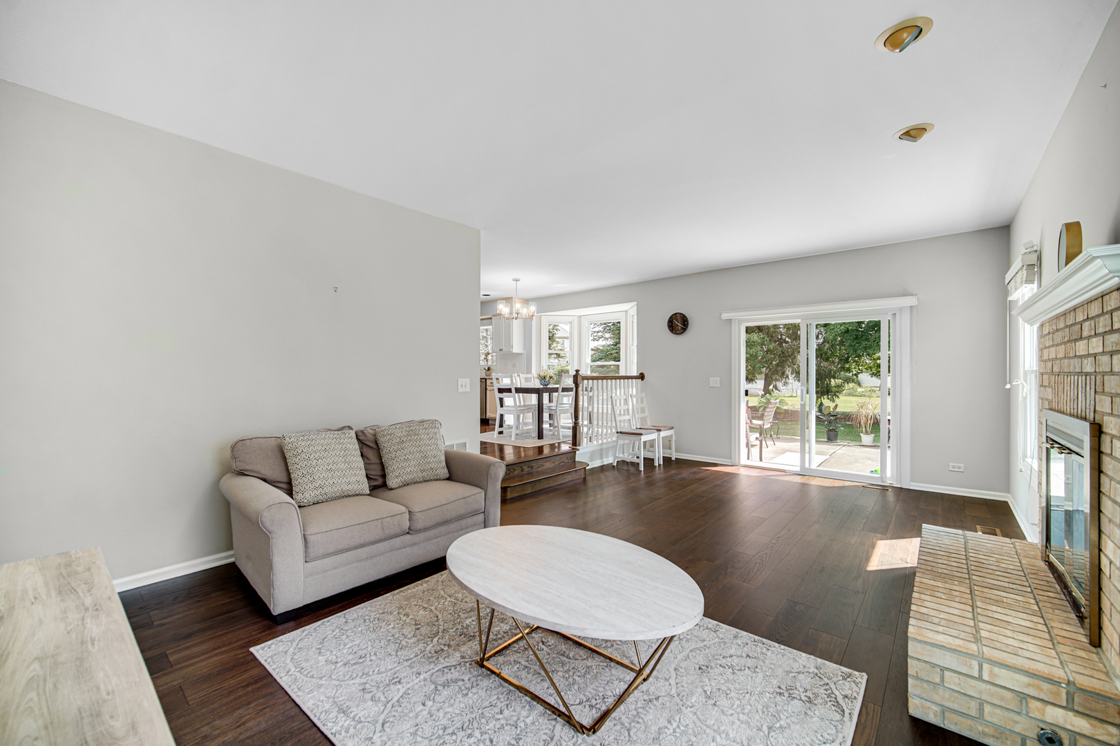 2955 Roslyn Lane E