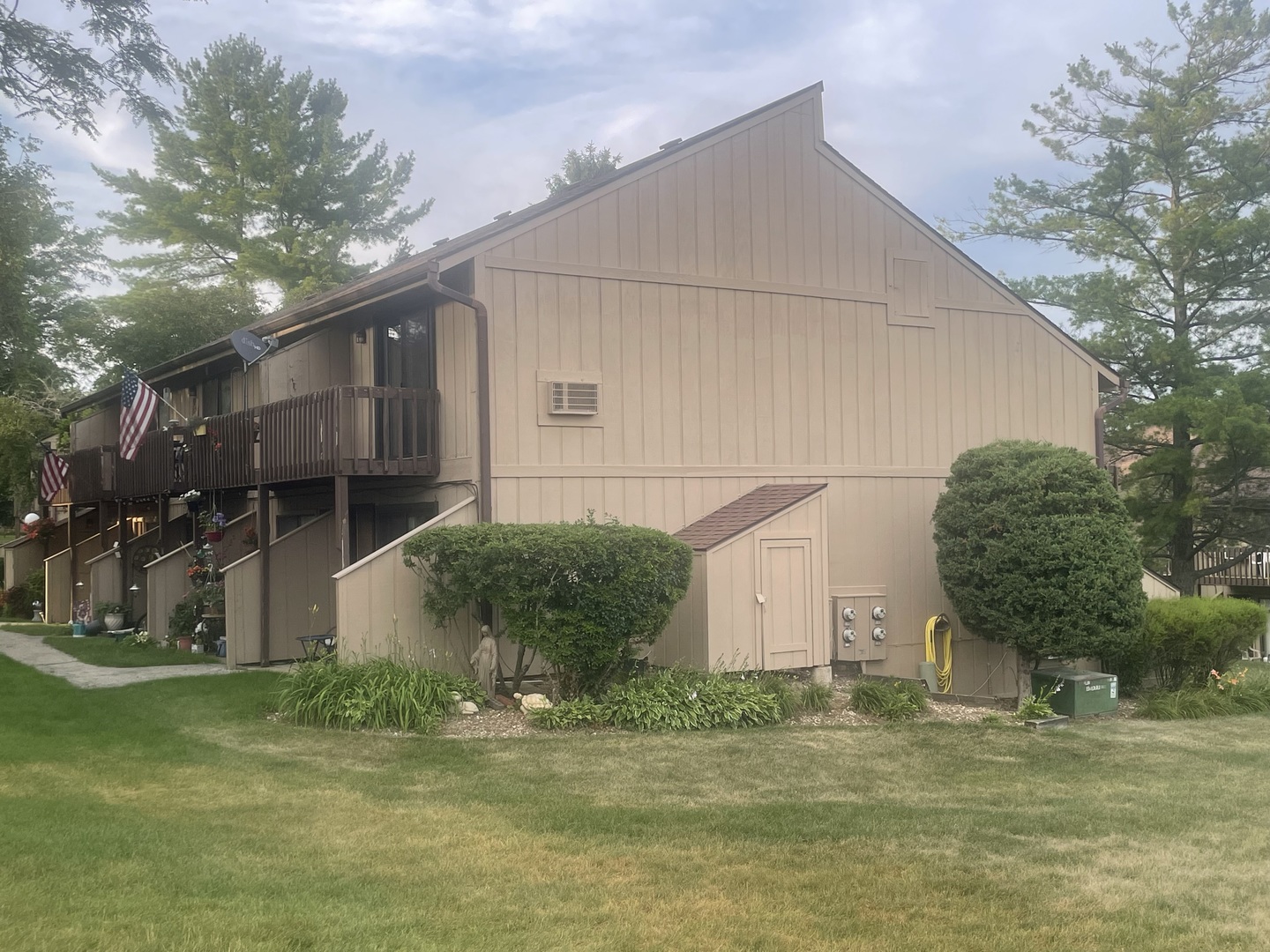 64 Aspen Colony Unit: 5