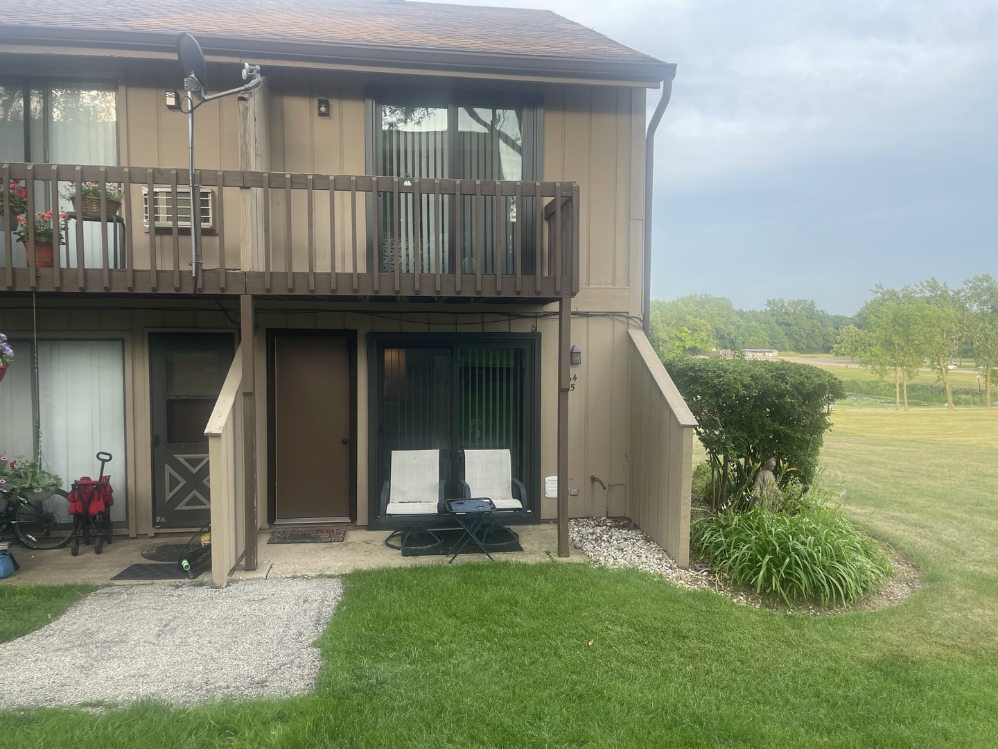64 Aspen Colony Unit: 5