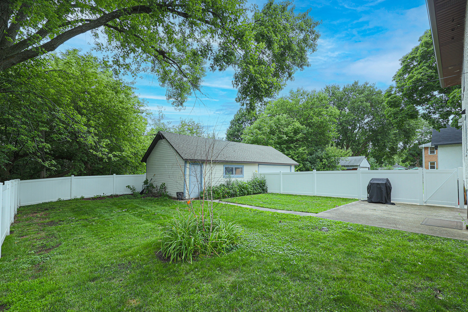124 E Sunnyside Avenue