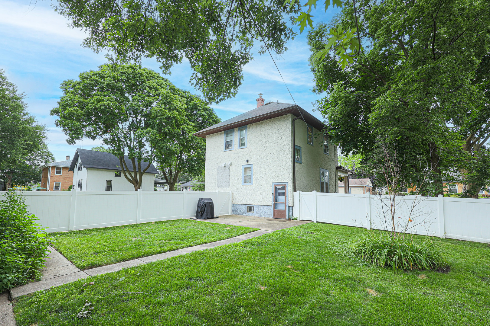 124 E Sunnyside Avenue