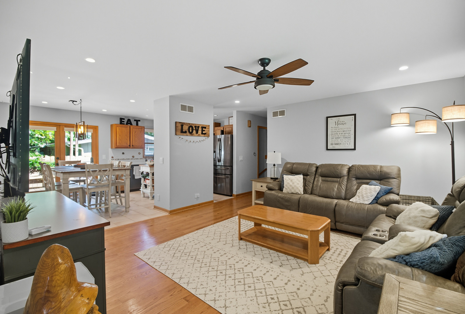 10304 Wilmette Avenue