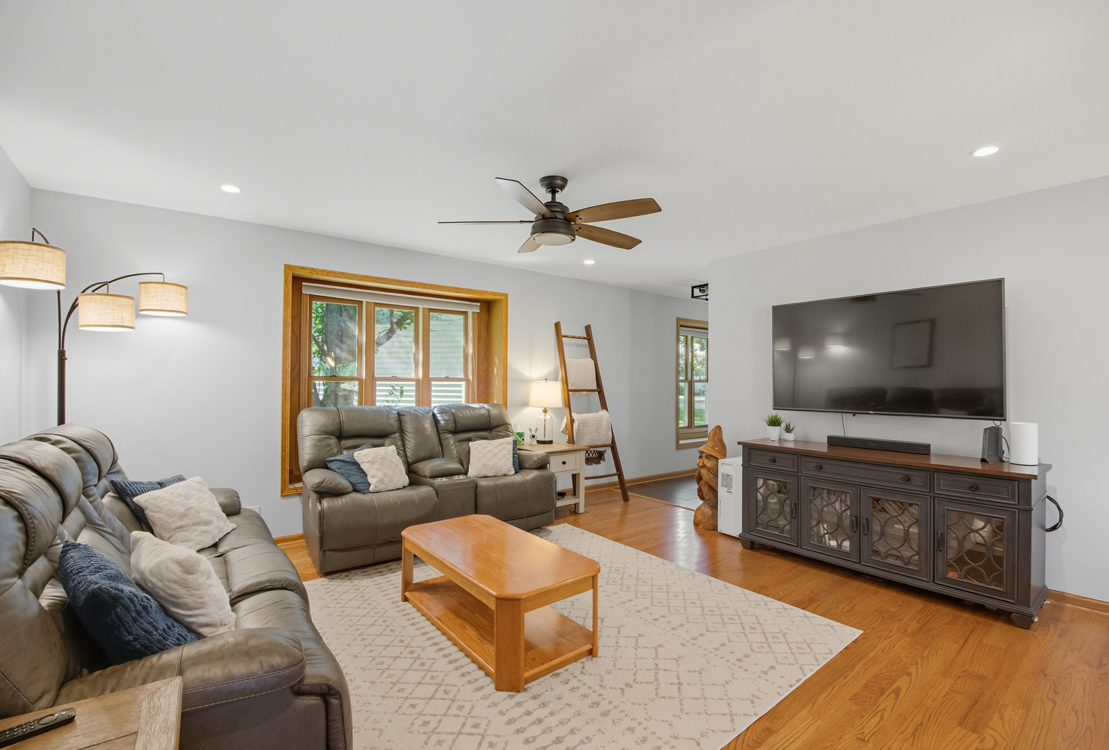 10304 Wilmette Avenue