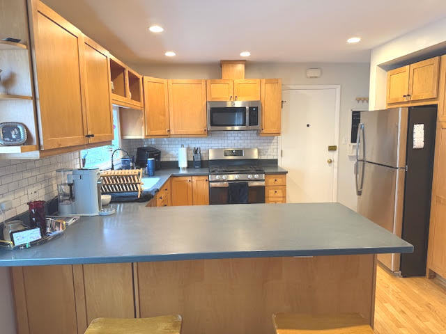 556 N BARTON Avenue Unit: 1