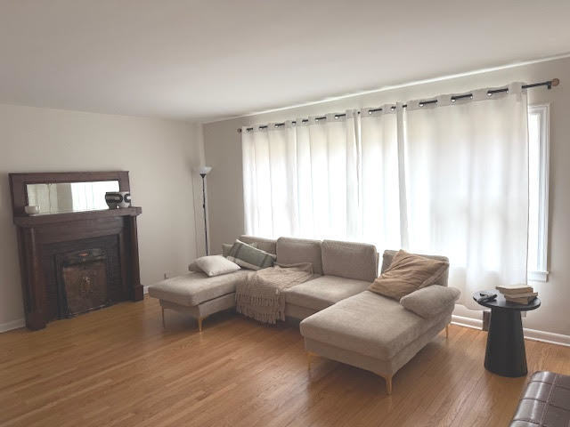 556 N BARTON Avenue Unit: 1