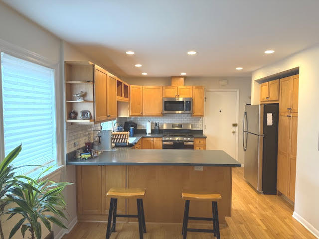 556 N BARTON Avenue Unit: 1