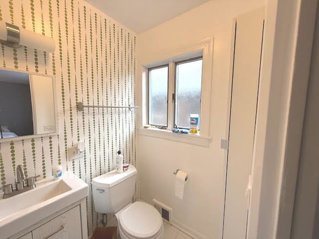 556 N BARTON Avenue Unit: 1