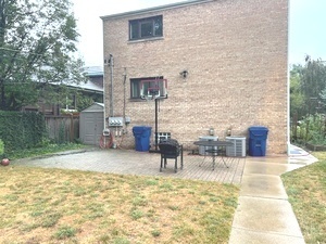 556 N BARTON Avenue Unit: 1