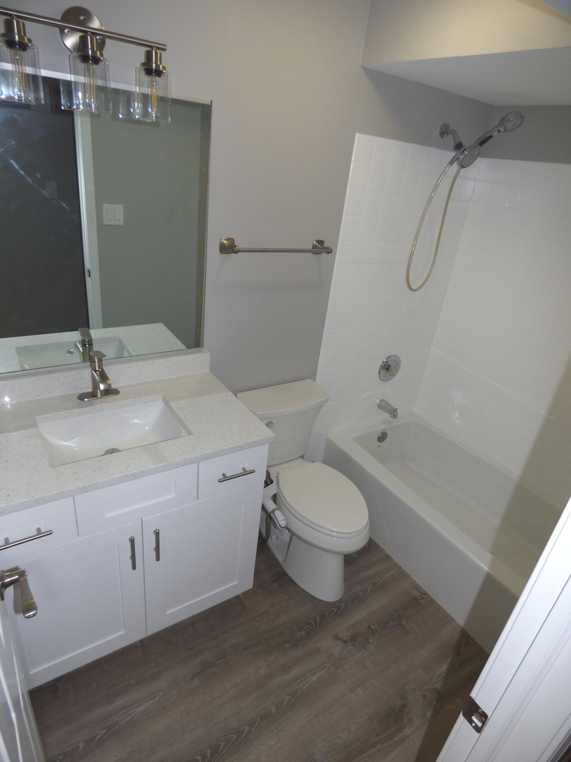 1333 E Evergreen Drive Unit: 7