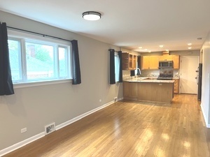 556 N BARTON Avenue Unit: 2