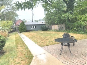 556 N BARTON Avenue Unit: 2