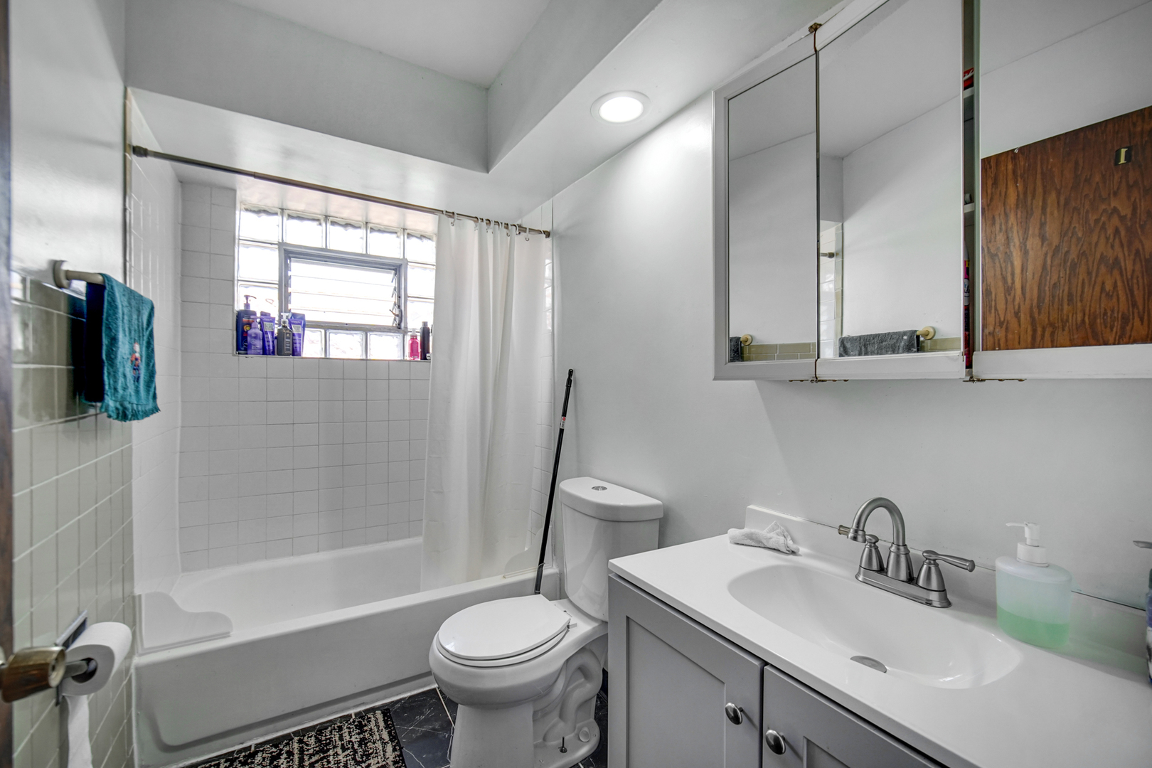 2510 N 72nd Court