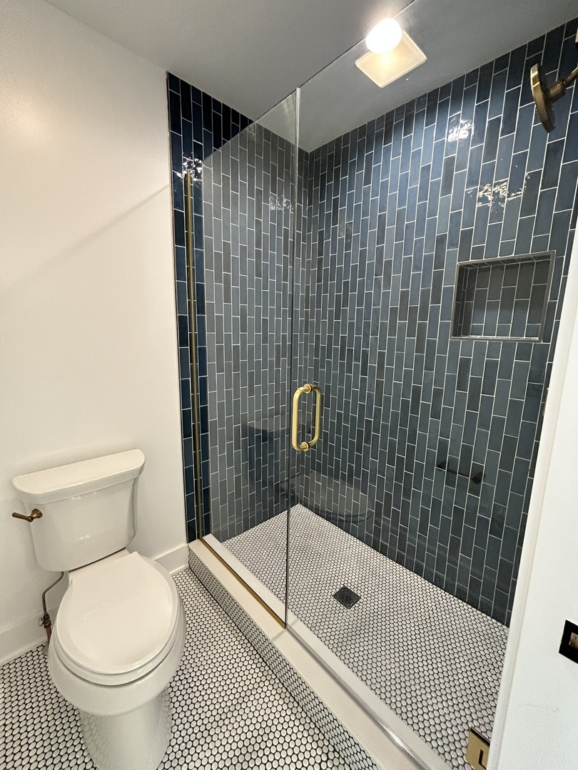 444 E Schiller Street