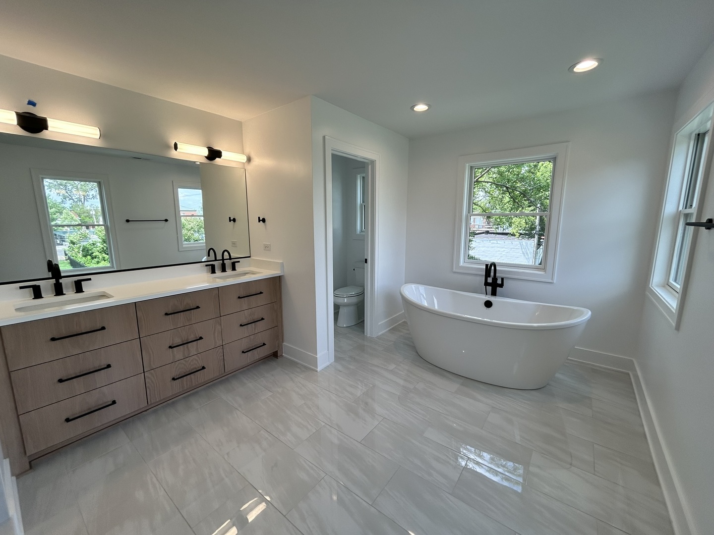 444 E Schiller Street