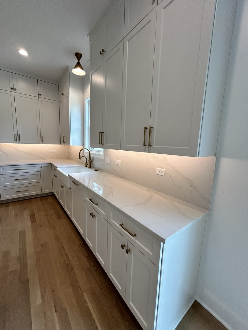 444 E Schiller Street