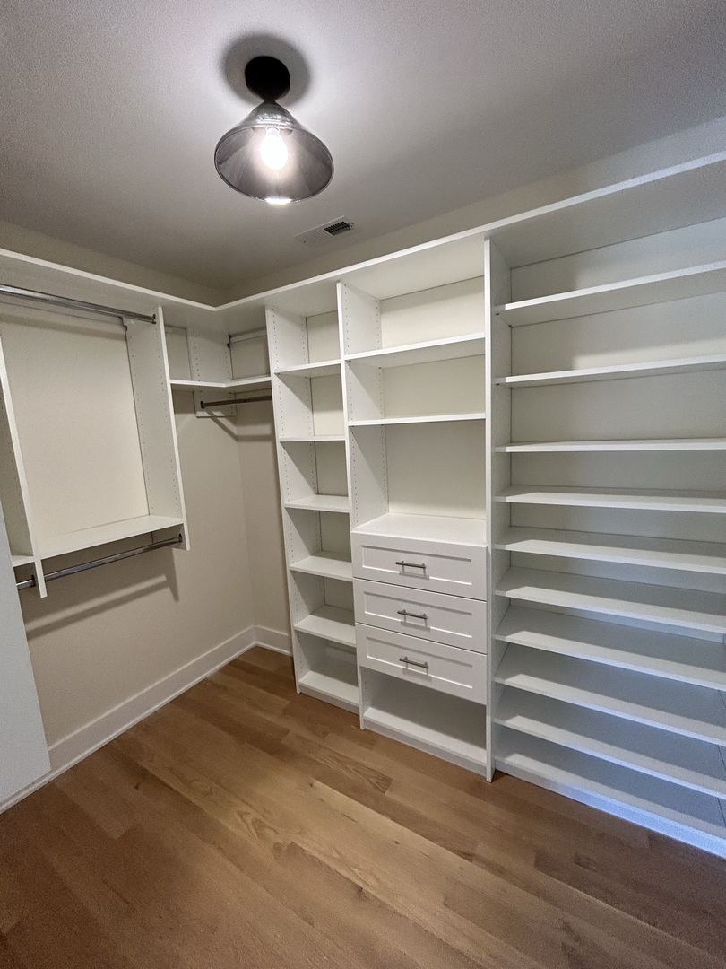 444 E Schiller Street