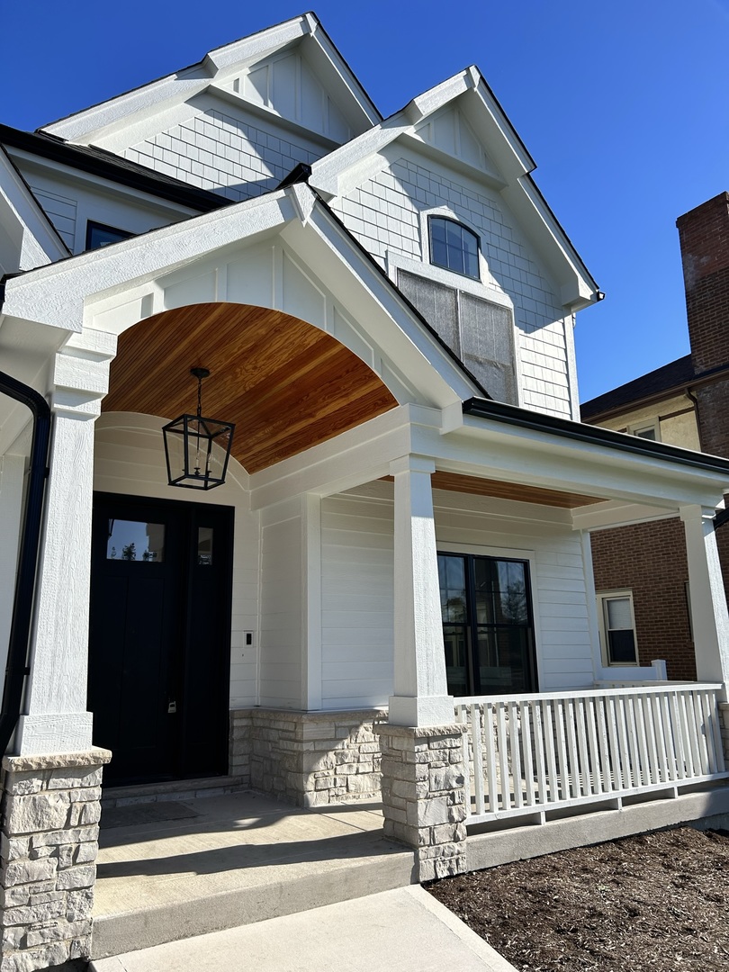 444 E Schiller Street